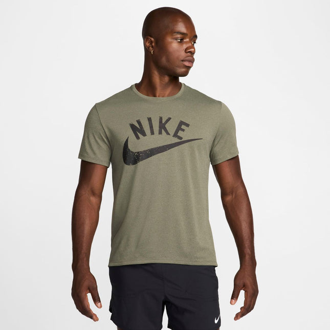 POLERA NIKE DF MILER SWOOSH SS TOP