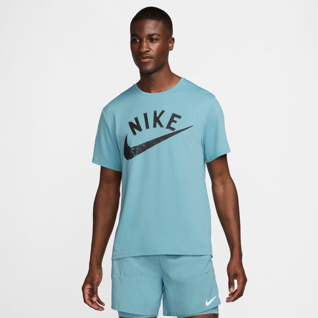 POLERA NIKE DF MILER SWOOSH SS TOP