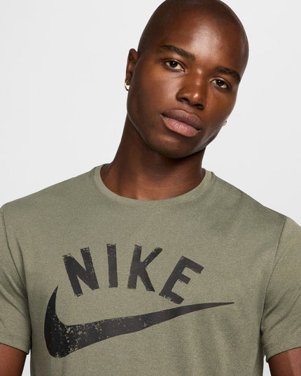 POLERA NIKE DF MILER SWOOSH SS TOP