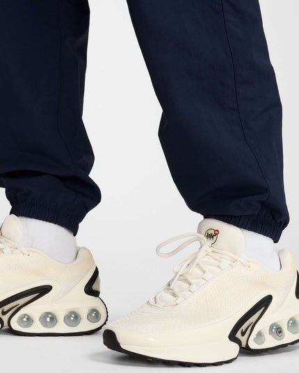 PANTALON DE BUZO NIKE CLUB WVN