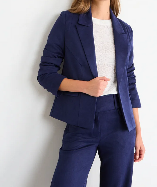 Blazer IO Blazer Io Liso en color azul marino.