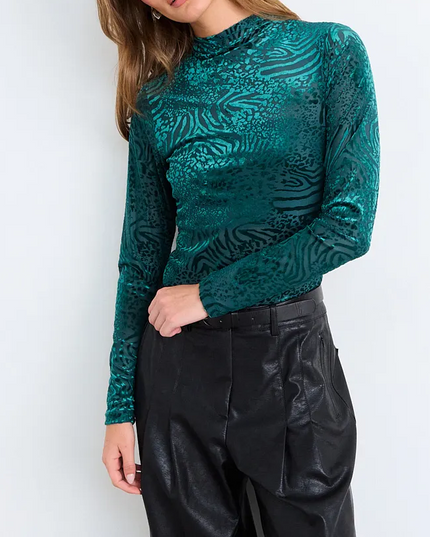 Polera Io Fantasia Io en color verde musg