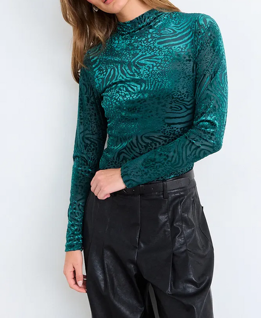 Polera Io Fantasia Io en color verde musg