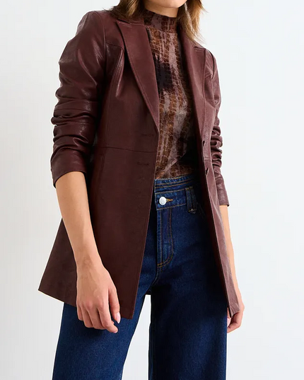 Prenda IO Trench Io Liso en color cafe moro.