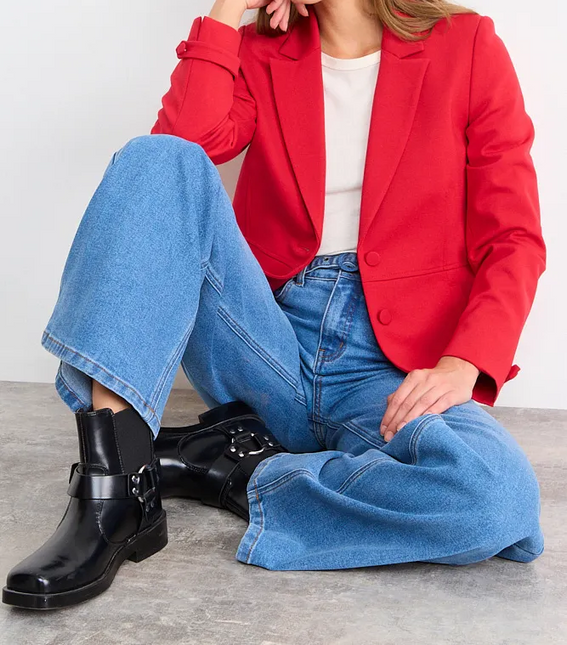 Blazer IO Blazer Io Liso en color rojo.