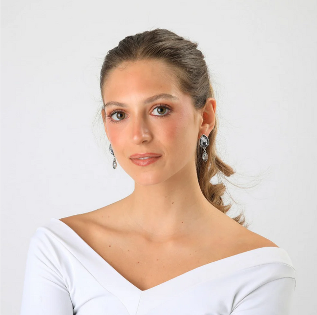 Aro Humana Keli HUMANA en color plateado.