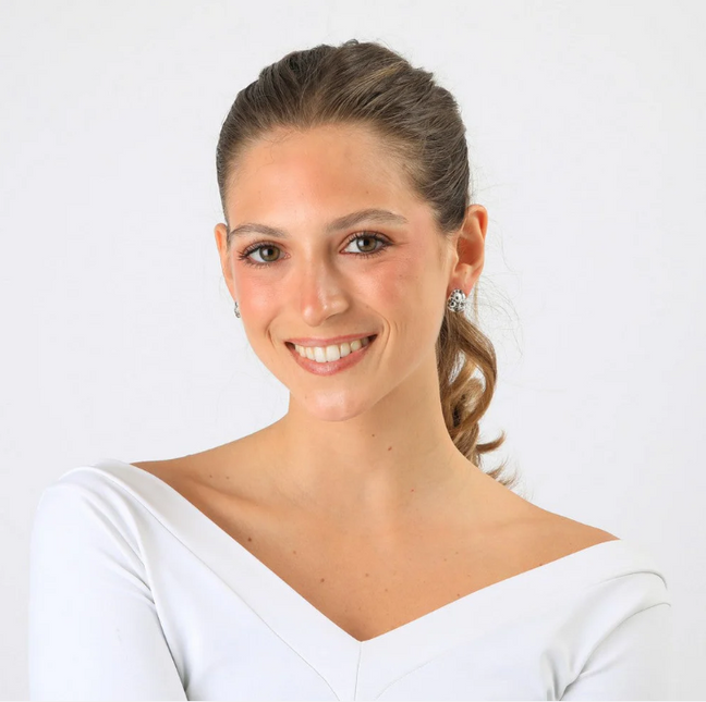 Aro Humana Llana HUMANA en color plateado.