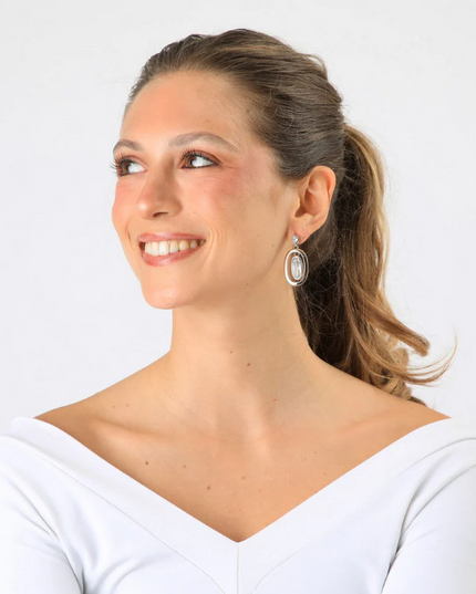 Aro Humana Bela HUMANA en color dorado.