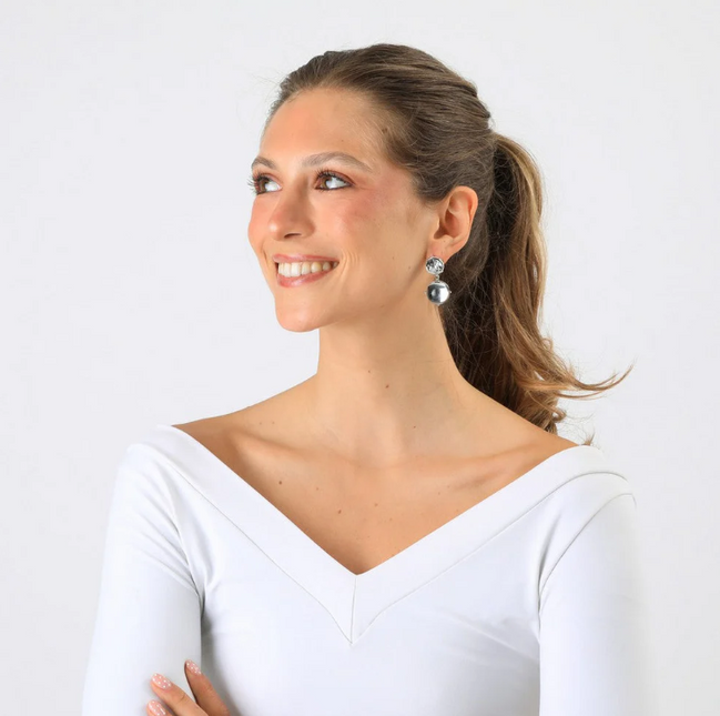 Aro Humana Jeni HUMANA en color plateado.