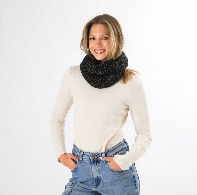 Cuello Humana HUMANA en color negro.