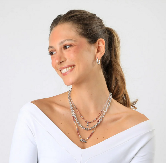 Collar Humana Leire HUMANA en color plateado.