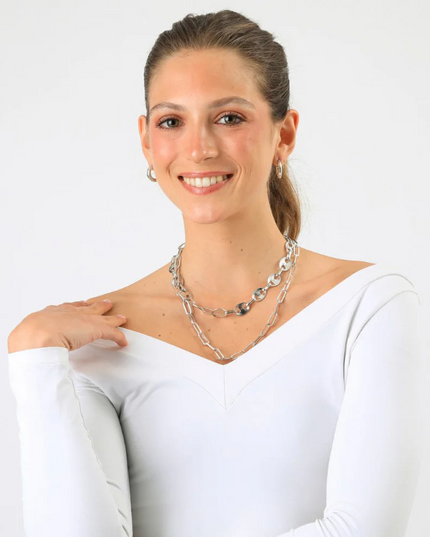 Collar Humana Wendy HUMANA en color plateado.