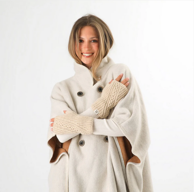 Guante Humana HUMANA en color beige.