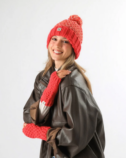 Set Humana Gorro&Guante HUMANA en color fucsia.