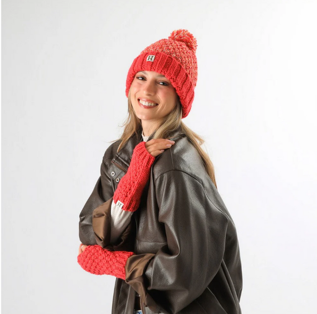 Set Humana Gorro&Guante HUMANA en color fucsia.