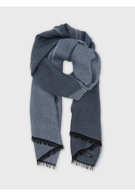 Prenda ARROW Bufanda Arrow en color celeste.