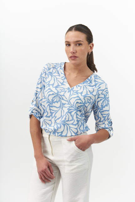 Blusa Give V Estampada M.3.4 en color celeste