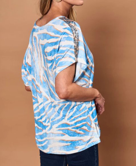 POLERA GIVE S/M ESTAMPADA APLIC. HOMB