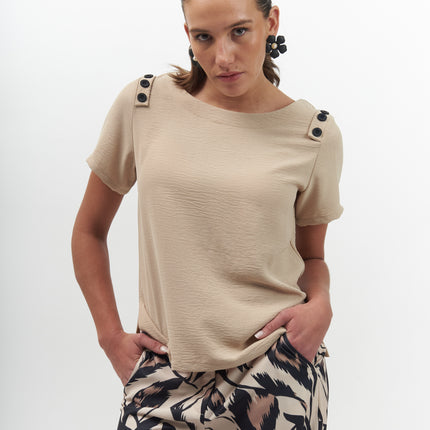 Polera Give Polo Lisa M/c Botones en color beige