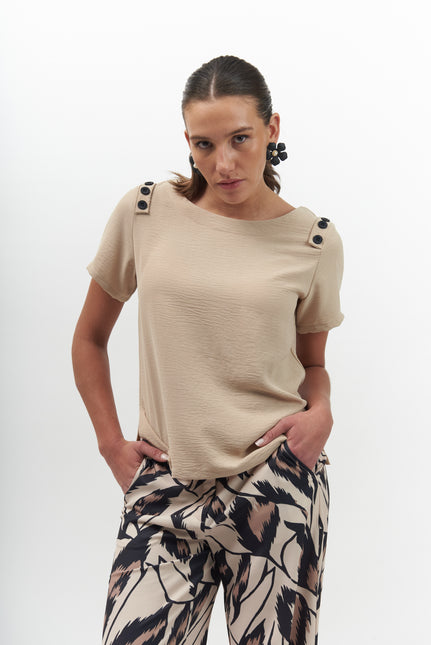 Polera Give Polo Lisa M/c Botones en color beige