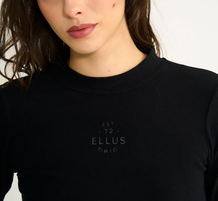 POLERA ELLUS TIMELESS FRONT PRINT MEDIO CUEL