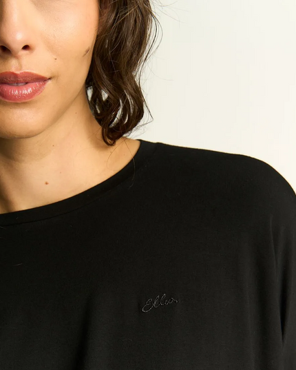 POLERA ELLUS BATWING FRONT HOTFIX LOGO