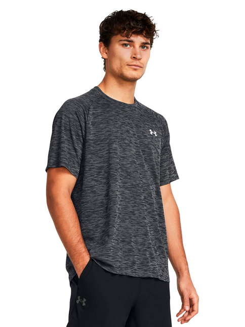POLERA UNDER ARMOUR TECH TEXTURED SS UNDER ARMOUR en color black