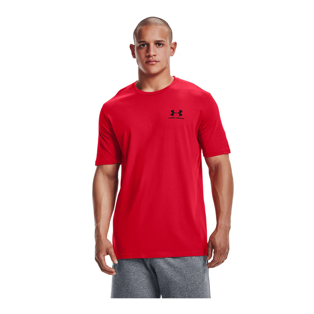 POLERA UNDER ARMOUR SPORTSTYLE LEFT CHEST S UNDER ARMOUR en color red blk