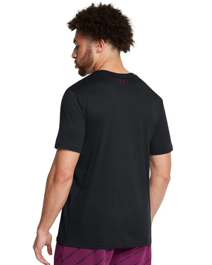 POLERA UNDER ARMOUR PJT RCK PAYOFF GRAPHIC