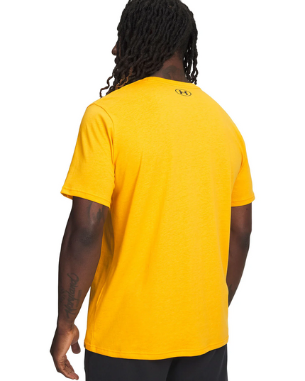 POLERA UNDER ARMOUR PJT RCK PAYOFF GRAPHIC - MAWI