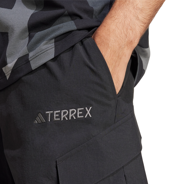 SHORT TERREX CARGO