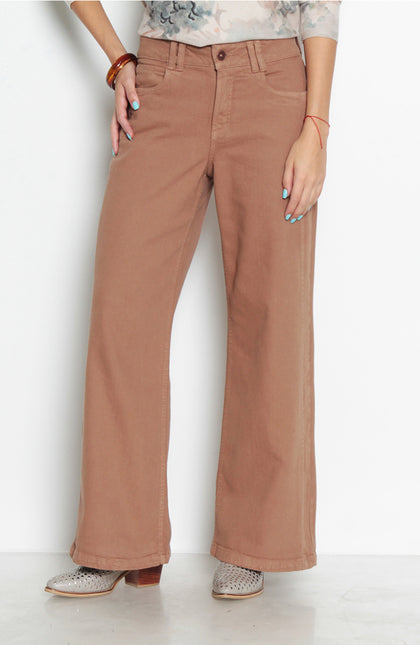 Jeans WADOS Wide Tiro Medio en color caramelo