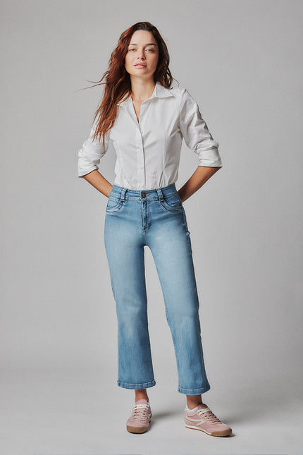 Jeans AMALIA Recto Crop en color celeste