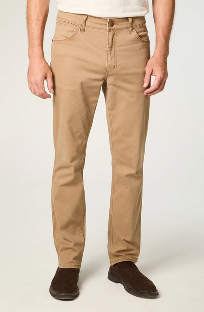 Pantalón Wrangler Greensboro en color beige