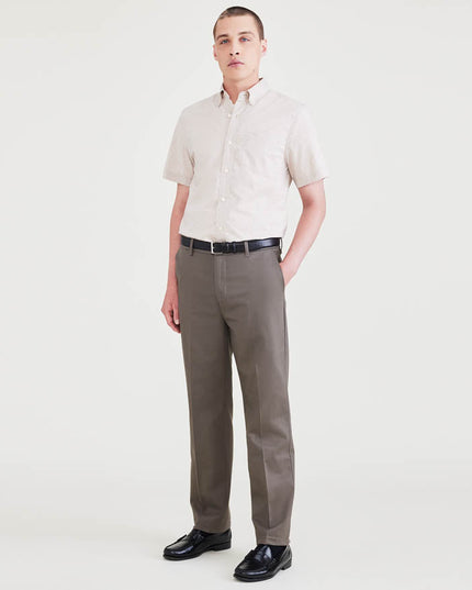 Pantalón Dockers Signature Stain Defender en color piedra oscuro