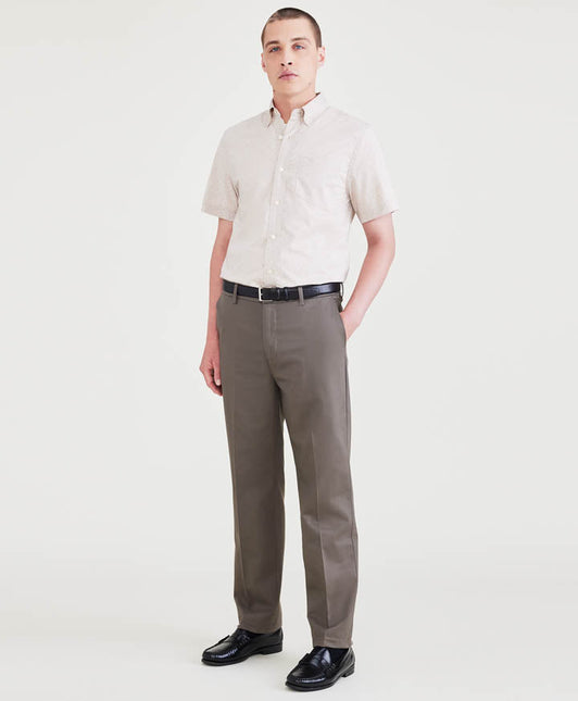 Pantalón Dockers Signature Stain Defender en color piedra oscuro