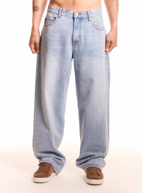 Jeans Foster Baggy en color azul claro