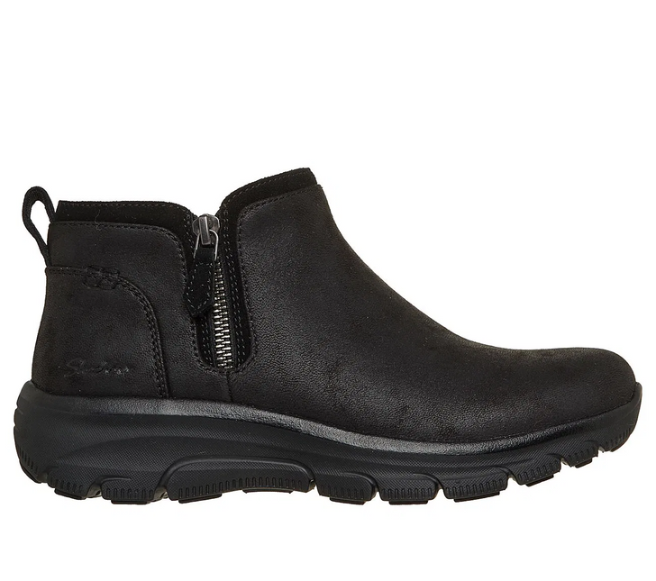 Botín SKECHERS Botin Skechers Easy Going en color negro.