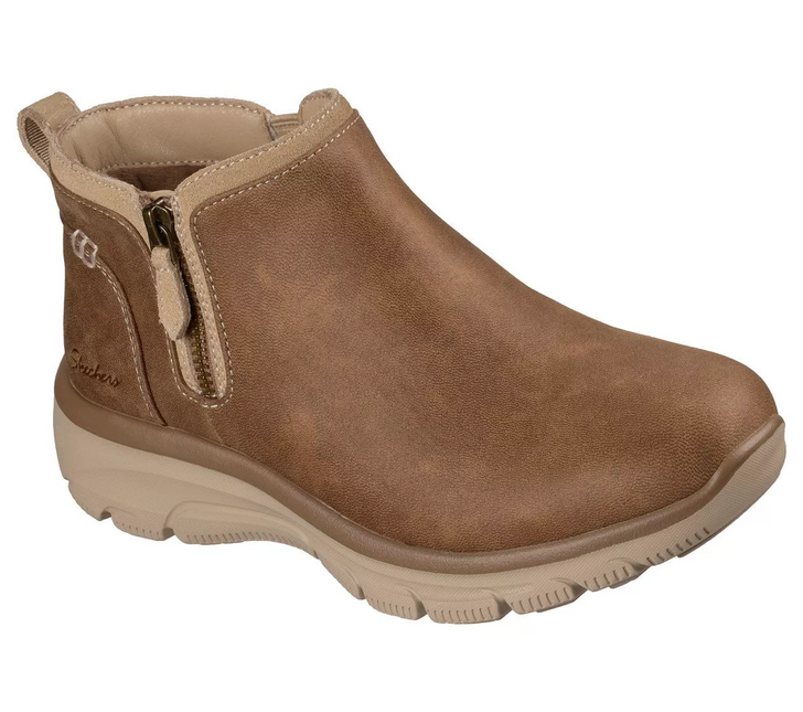 Botín SKECHERS Botin Skechers Easy Going en color chestnut.