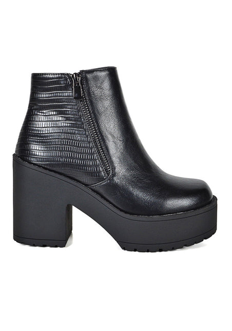 BOTIN BEGOÑA CIAZUL BEGOÑA en color negro.