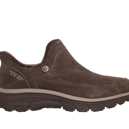 Prenda SKECHERS Zapato Skechers Easy Going en color chocolate.