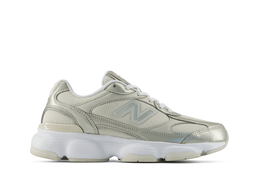Zapatilla New Balance 603 en color lino