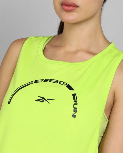 POLERA REEBOK RUNNING GRAPHIC TAN