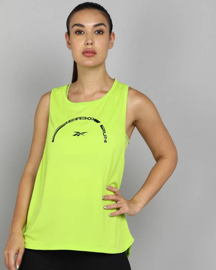 POLERA REEBOK RUNNING GRAPHIC TAN