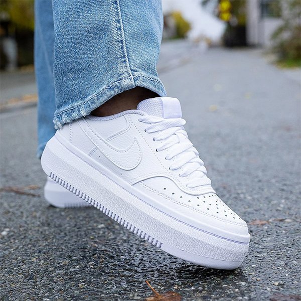 ZAPATILLA NIKE COURT VISION ALTA