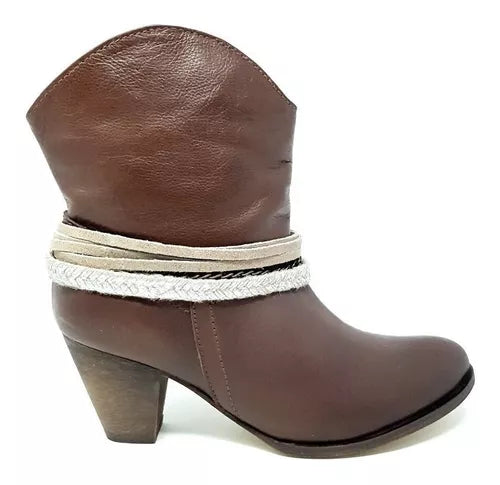 BOTIN EXS CUERO C/ HEBILLAS Y CADENAS