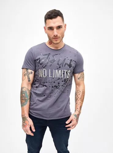 POLERA J.J.O GRAFICA SHINY MOSTACILLAS